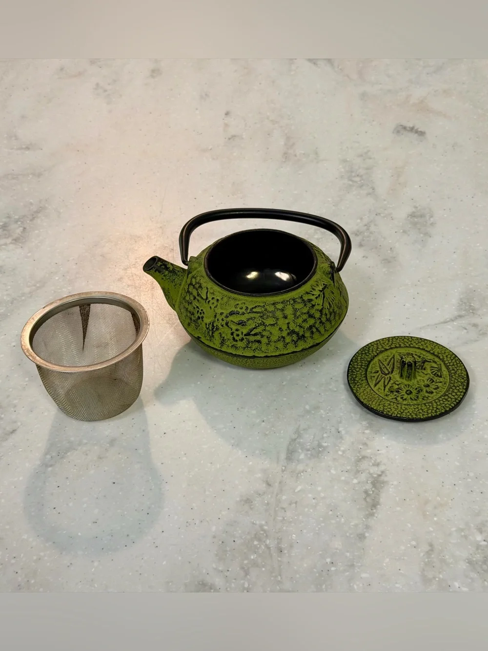 Kyusu Cast Iron Tea Pot Creative Avacado Green Bamboo Design w/ Infusion Basket